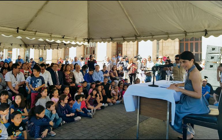 La cantante leyó un relato de la escritora tapatía Érika Zepeda. EL INFORMADOR / R. Romero
