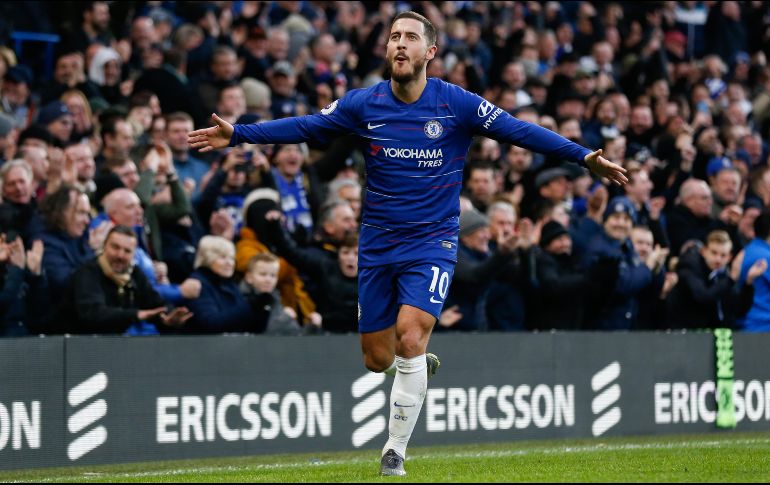 Hazard ha mostrado en varias ocasiones su ilusión por jugar en el conjunto merengue, aunque aún le queda año y medio de contrato con los Blues. AFP / ARCHIVO