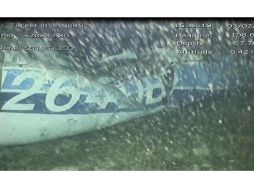 Imagen que muestra los restos del avión N264DB en el que viajaba el futbolista argentino Emiliano Sala, este lunes en el fondo del Canal de la Mancha. EFE/CORTESÍA