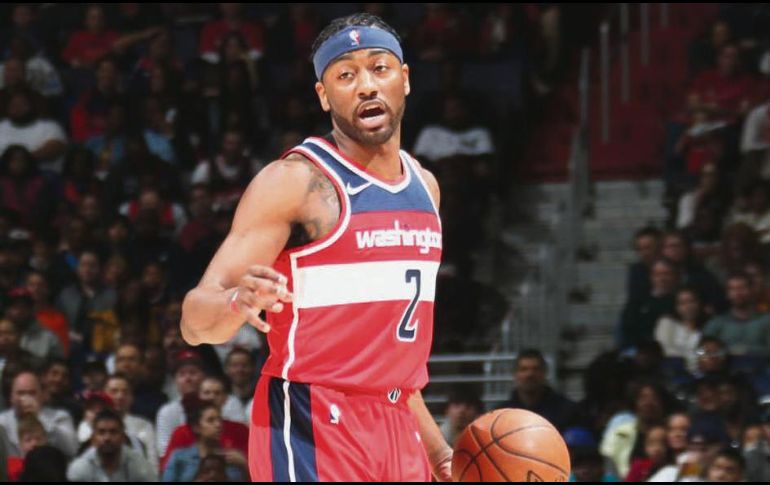 John Wall se lastimó tras una caída en su casa. AP