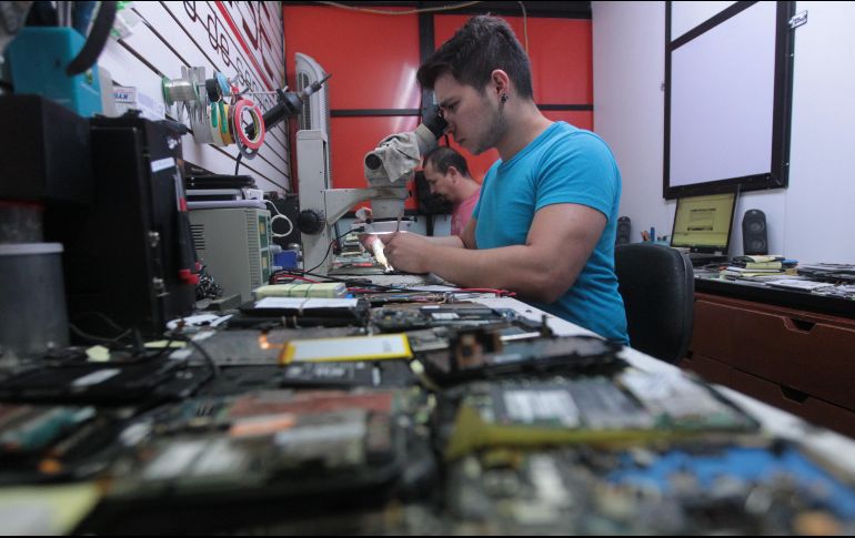 Este sector genera 800 mil empleos y alcanza una facturación de 444 mil 379 millones de pesos anuales. EL INFORMADOR/ARCHIVO