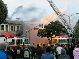 Autoridades pidieron a las personas que eviten el área y advirtieron a los residentes de los alrededores que deben desalojar sus viviendas. AP/S. Mejía