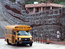 Colocan muro de púas en frontera con Nogales