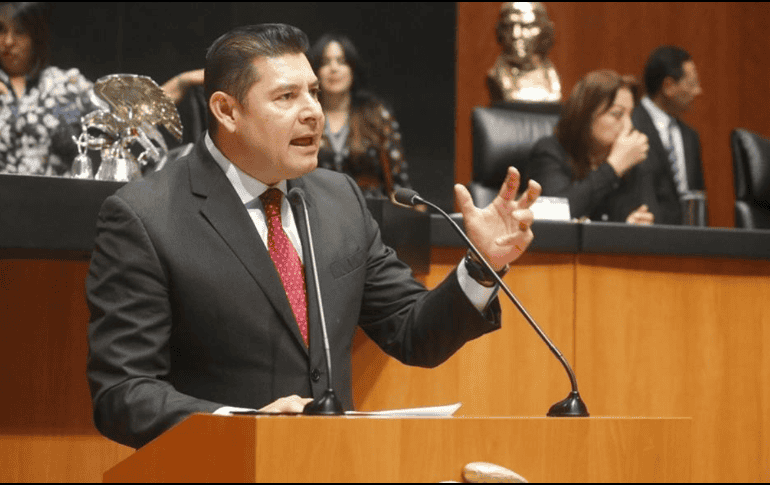 Alejandro Armenta se medirá con el ex candidato Miguel Barbosa, y la senadora del Partido del Trabajo (PT), Nancy de la Sierra, por la candidatura. TWITTER / @armentaconmigo