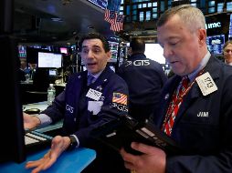 El Dow Jones restó 63.20 puntos, hasta 25 mil 106.33 enteros. AP / R. Drew