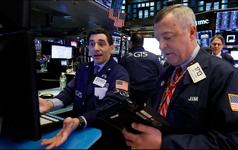 El Dow Jones restó 63.20 puntos, hasta 25 mil 106.33 enteros. AP / R. Drew