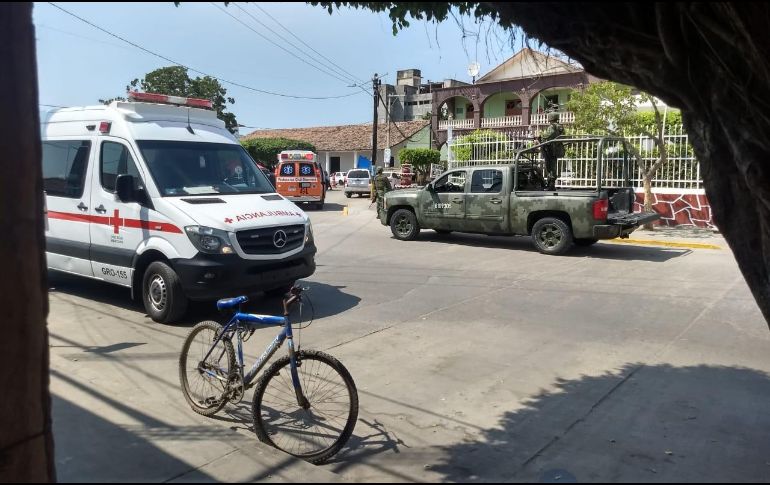 Alrededor de las 11:00 horas, hombres armados se enfrentaron a balazos en pleno zócalo de la ciudad. TWITTER/@Alberto_GomezP