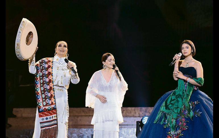 Presencia mexicana: Luis Miguel ganó el Grammy en la categoría Álbum Regional Mexicano por “¡México por siempre!”. Así mismo, Aida Cuevas, Natalia Lafourcade y Ángela Aguilar brillaron en la ceremonia al interpretar el tema “La Llorona”. AFP