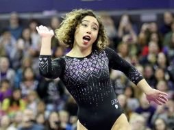 La primera vez que Ohashi obtuvo 10, su rutina se volvió viral y ganó más de 100 millones de visitas en línea. TWITTER / @uclagymnastics