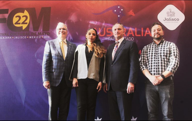 De izquierda a derecha: Alejandro Matos, director del Festival Cultural de Mayo; Giovana Jaspersen, titular de la Secretaría de Cultura Jalisco; David Engel, embajador de Australia en México; y Mario Hugo Castellanos, del área de Construcción de Comunidad del Ayuntamiento de Guadalajara. EL INFORMADOR / E. Barrera