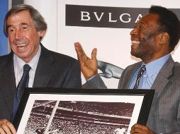 Pelé (D) define a Banks (I) como 