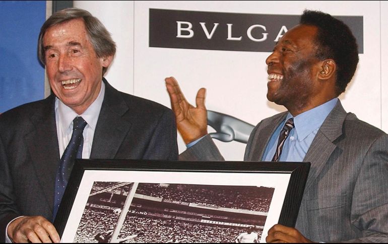 Pelé (D) define a Banks (I) como 