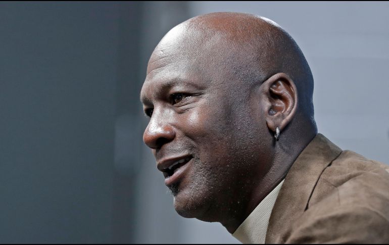 Jordan afirma que las proezas de los jugadores actuales ayudan a que la NBA crezca. AP/C. Burton