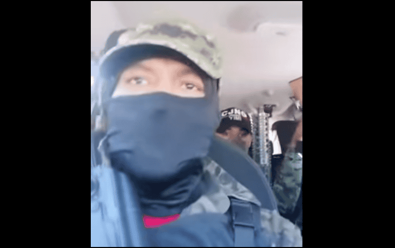 Dentro del vehículo, lanzan un mensaje de amenaza para aquellos que tengan intención de delinquir en la alcaldía Gustavo A. Madero. YOUTUBE / Miguel Angel Salinas