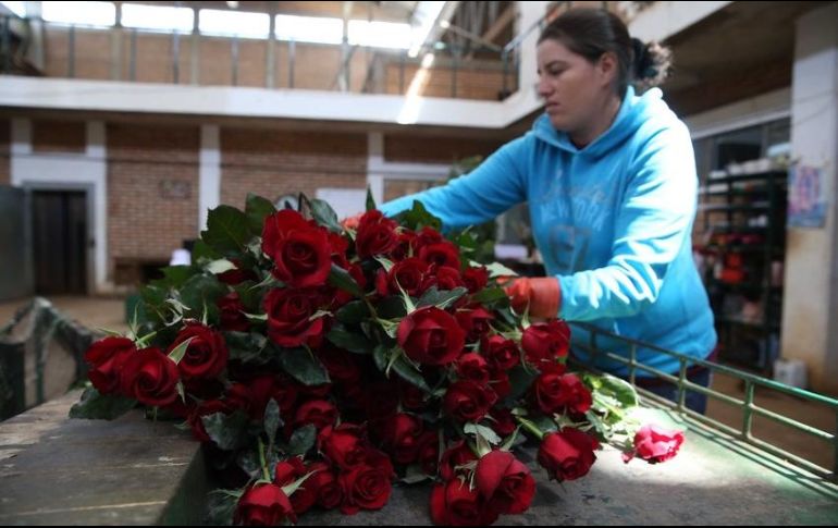 Las florerías suelen duplicar y hasta triplicar la contratación de personal para darse abasto con los pedidos. EL INFORMADOR / ARCHIVO