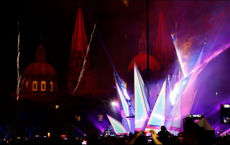 El Agave Multimedia se illumina al ritmo de la música electrónica. EFE/F. Guasco