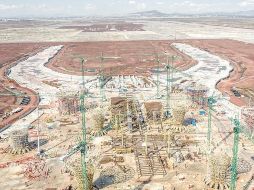 Jiménez Espriú dijo que los materiales del NAIM servirán para el AISL y Tren Maya. BLOOMBERG