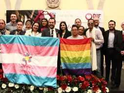 En este evento también asistió Rodolfo Flores y Francisco Rodríguez, el primer matrimonio gay que logró casarse por medio de amparo. ESPECIAL/