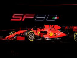 El coche fue presentado en un evento organizado en Maranello (Módena), y destaca por su color rojo opaco, una novedad con respecto al rojo brillante visto en los años pasados. EFE / ESPECIAL