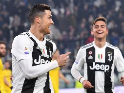 Cristiano (I) salió de cambio, pensando en el partido del miércoles de Octavos de Final de Champions League. EFE/A. DI MARCO