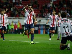La escuadra rojiblanca lidereada en ataque por Alan Pulido pinta como favorita en este torneo; sin embargo, los rojinegros llegan mejor posicionados. MEXSPORT / ARCHIVO