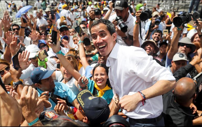 Guaidó no explica qué decisiones tomará si finalmente el próximo día 23, fecha que ha fijado para el ingreso de las ayudas, Maduro no permite que las donaciones entren al país. EFE / M. Gutiérrez