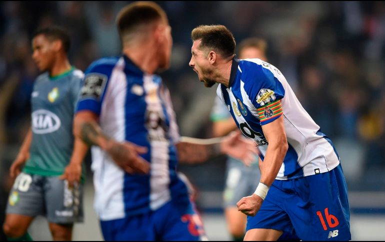 El Porto se mantiene firme en el liderato de la Primeira Liga. AFP/M. Riopa