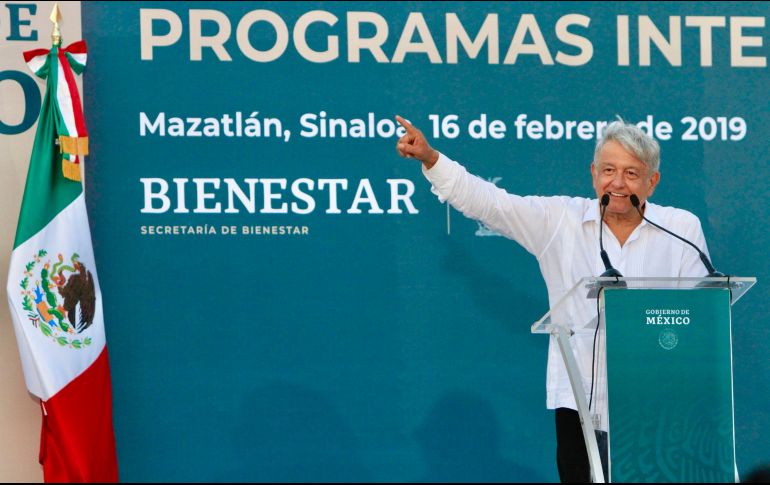 El mandatario estuvo acompañado por el gobernador de Sinaloa, Quirino Ordaz, y la secretaria de Bienestar, María Luisa Albores. NTX/J. Lira