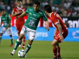 León sumó 14 unidades para meterse de lleno en la pelea por la parte alta de la clasificación. AFP/G. Becerra