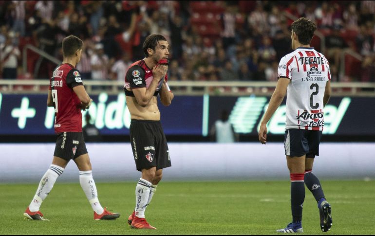 Chivas anuló las potencialidades de Atlas, que no pudo hacer más que apuntarse la derrota. MEXSPORT/E. Quintana