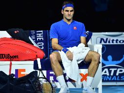 Federer cayó en los octavos de final en Australia colocándolo en sexto lugar el pasado mes de enero. AFP / ARCHIVO