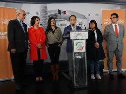 Clemente Castañeda, vicecoordinador del Grupo Parlamentario de Movimiento Ciudadano en el Senado, realizó una conferencia de prensa junto con Dante Delgado, Patricia Marcado, Verónica Delgadillo, Indira Kempiz y Noé Castañón. NOTIMEX/G. Granados