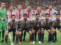 El Guadalajara presentó como canteranos a Raúl Gudiño (1), Carlos Cisneros (2) y Miguel Ponce (3). MEXSPORT