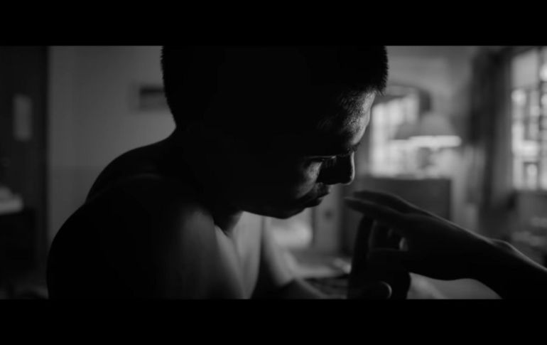 Fermín es el enamorado de Cleo en la historia, el personaje es interpretado por Jorge Antonio Guerrero, y es uno de los villanos de la película. YOUTUBE / Netflix