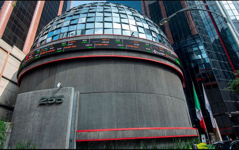 El S&P/BMV IPC se ubica en 42 mil 994.53 unidades. AFP / ARCHIVO