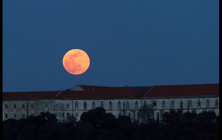 Sobre el convento da Graça en Lisboa, Portugal.