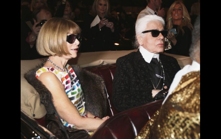 “Hoy el mundo perdió a un gigante. Karl era mucho más que nuestro mayor y más prolífico estilista, su genio creativo era asombroso”, Anna Wintour, jefa de redacción de la revista “Vogue”.