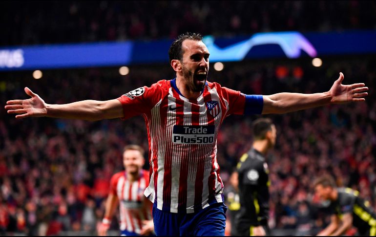 Diego Godín celebr atras anotar el segundo gol del 