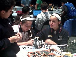 Sobre las capacitaciones, los ex funcionarios expusieron que existen pruebas documentales (acuses de recibo firmados y con sellos oficiales de las escuelas) que se entregaron. NTX/ ARCHIVO