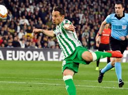 Hoy en Sevilla, Andrés Guardado fue titular con el club bético y salió al 78' para dejar su lugar a Lainez. EFE/R. Caro