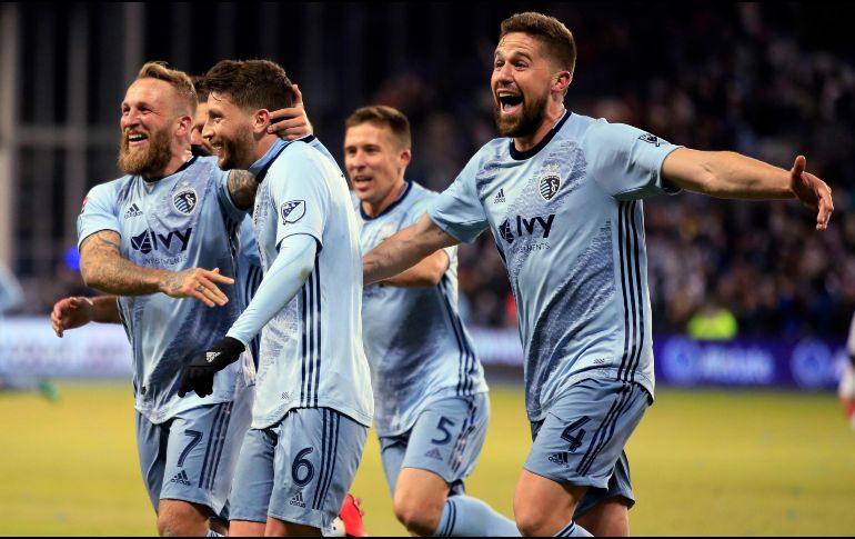 Ilie Sanchez, al minuto '72, anotó el tercer gol con el que Sporting de Kasas City selló su victoria. AP/O. Wagner