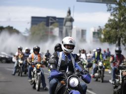 Consideran que la medida vulnera los derechos de los motociclistas al estigmatizarlos como criminales. EL INFORMADOR/F. Atilano