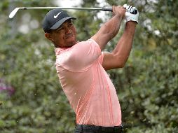 Tiger Woods escaló hasta el octavo puesto y se encuentra a seis golpes del líder, Dustin Johnson. REUTERS/O. Ramírez