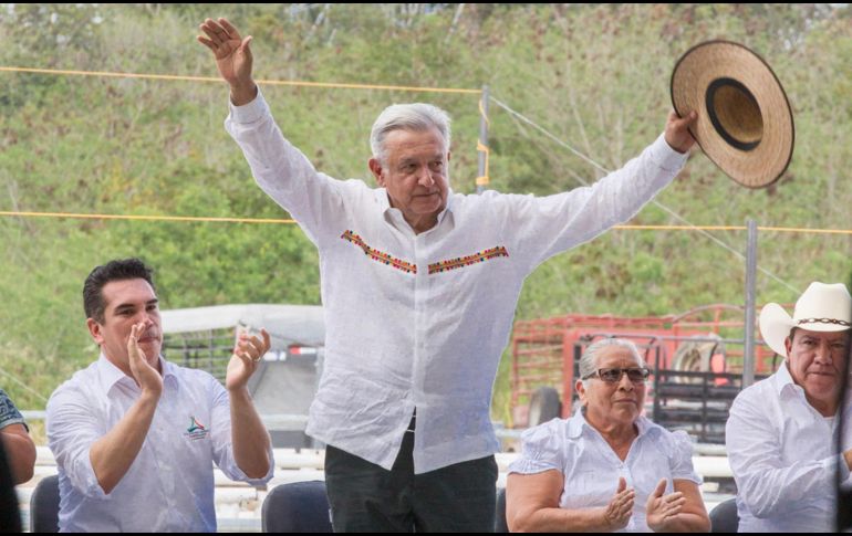 Este sábado se registraron hechos como la quema boletas y destrucción de casillas en algunos municipios morelenses, por lo que López Obrador hizo un llamado a actuar con responsabilidad. NTX/J. Pazos