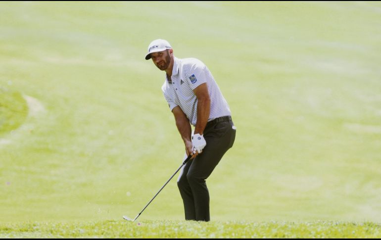 Dustin Johnson saltará hoy al Club de Golf Chapultepec con una ventaja de cuatro golpes, buscando repetir el título que consiguió ahí en 2017. AFP / J. Tilden