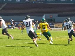 Un error de Christopher Reyes, mariscal de campo de los Tequileros, impidió la remontada. EL INFORMADOR/F. Monclova