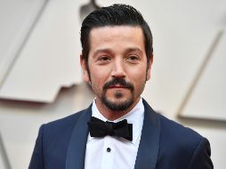 Diego Luna posa en la pasarela de la alfombra roja de los Premios Oscar 2019. AP / Jordan Strauss