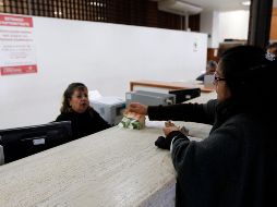 El impuesto se puede pagar en línea, recaudadoras municipales, unidades de la Cruz Verde,  oficinas del Gobierno municipal, kioscos electrónicos, bancos y tiendas de conveniencia. EL INFORMADOR/Archivo