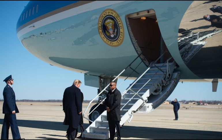 El avión presidencial estadounidense, el Air Force One, despegó de la base de Andrews, cerca de Washington, a las 12H34 locales (17H34 GMT). AFP/ S. Loeb