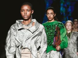 La marca suizo-alemana presentó diseños inspirados en la ciencia ficción. AFP